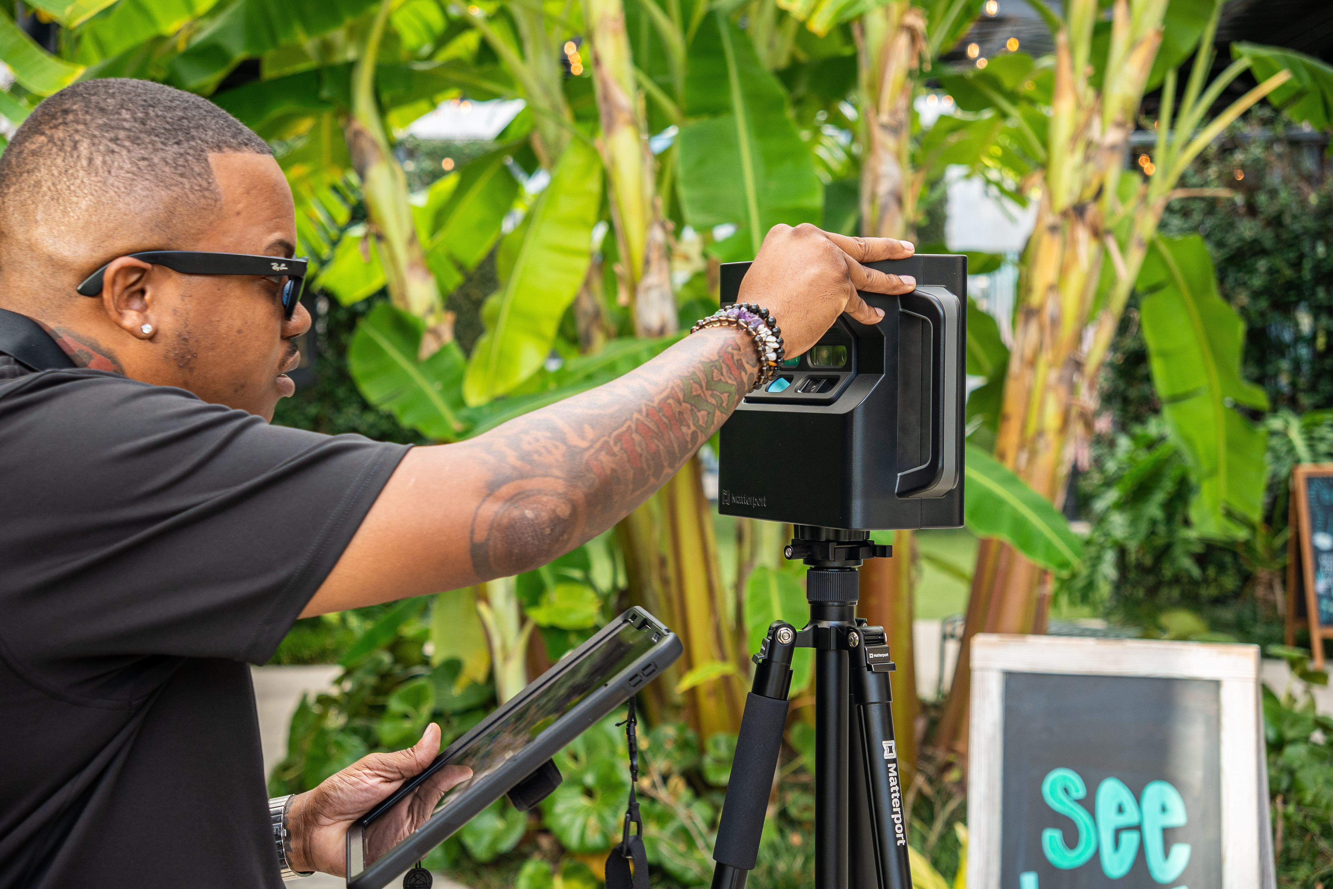 Virtual Architect Working